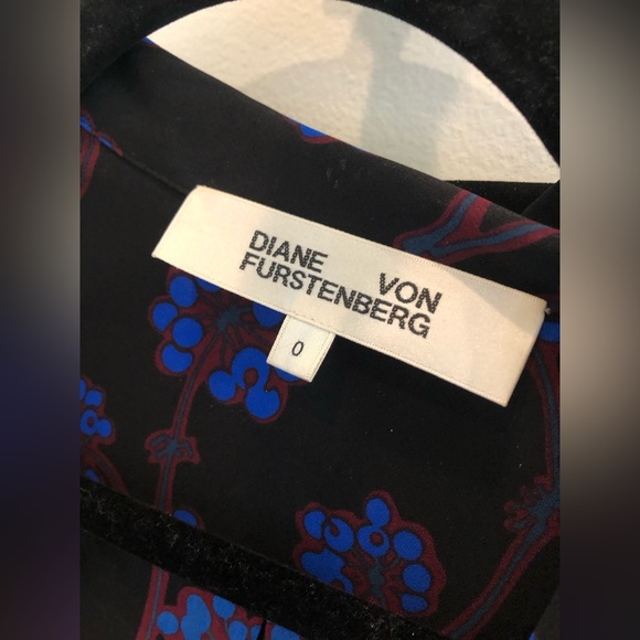 Vibrant Diane Von Furstenberg Wrap Dress - Picture 2 of 4